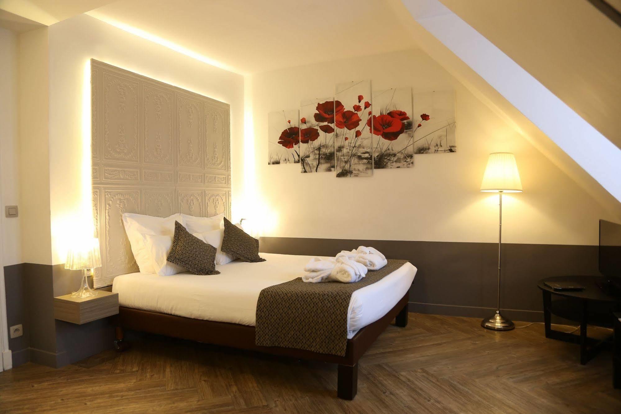 Contact Hotel Alize Montmartre Paryż Zewnętrze zdjęcie